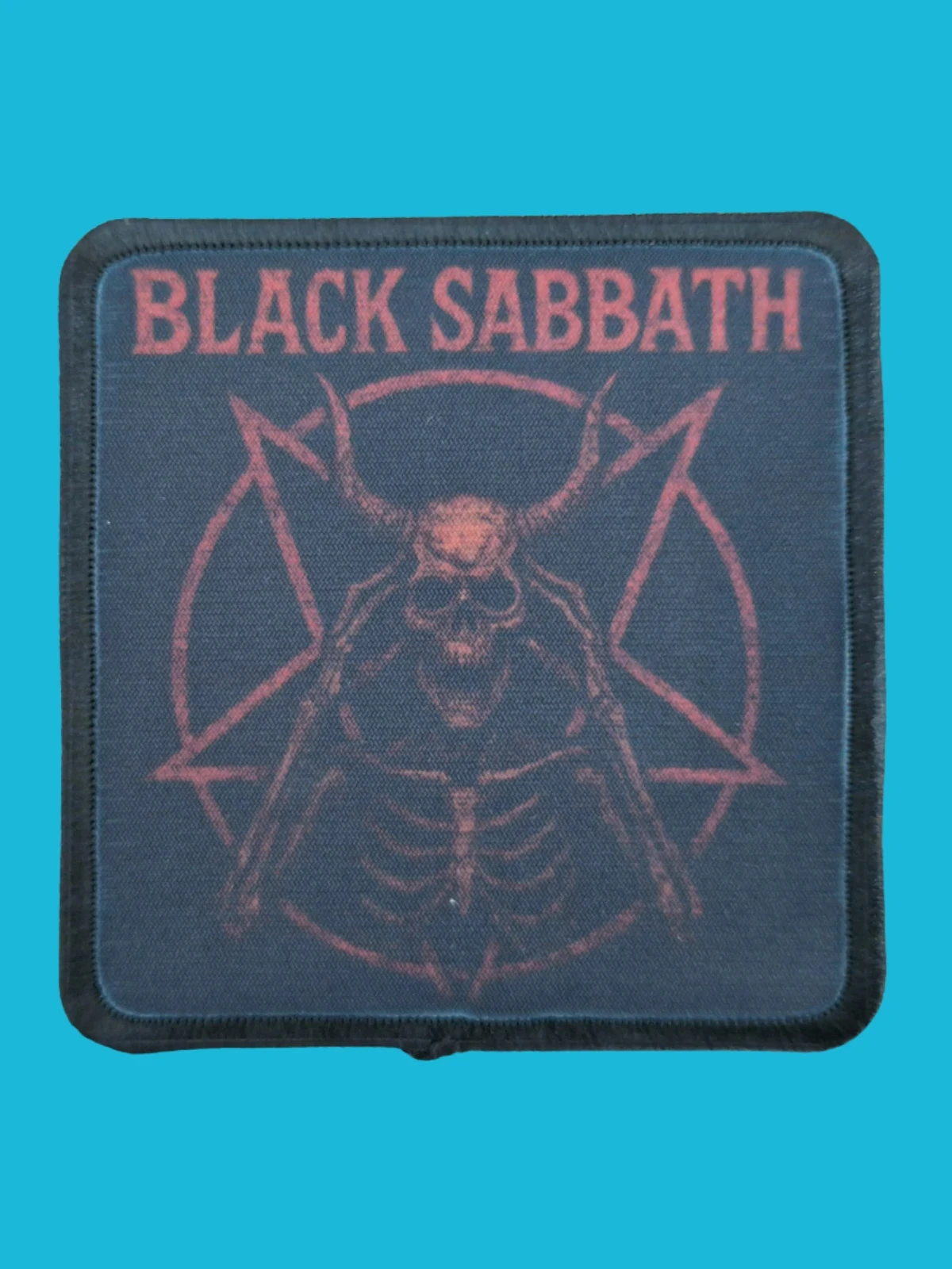 Patch Black Sabbath - Squelette + Pentagramme - Imprimé - Carré de 7,5 x 7,5 centimètres